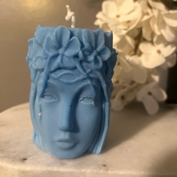 Majestic Lady Candle- Pine Scent - Picture 5 of 5